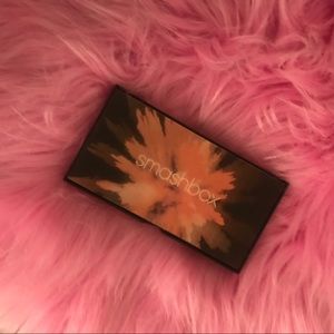 Never been used SMASHBOX eye shadow pallete